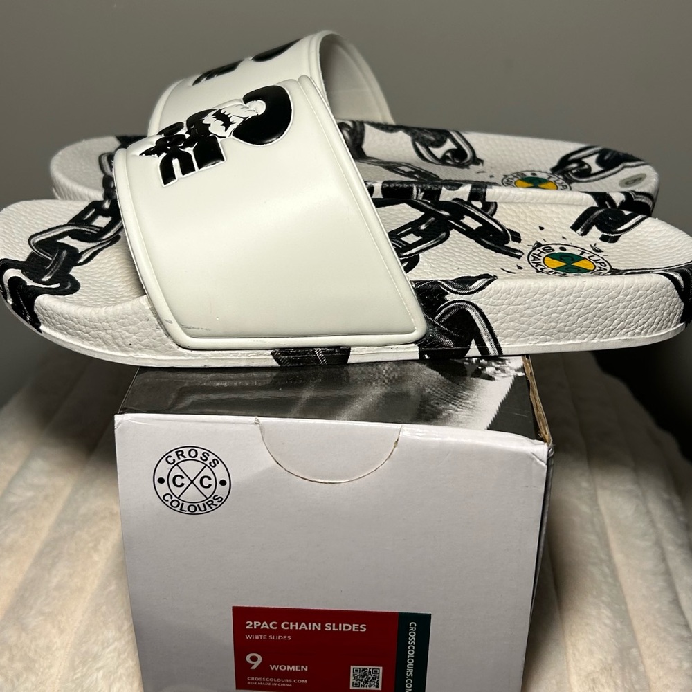 2Pac Cross Colours Slides Women Size 9 New In Box